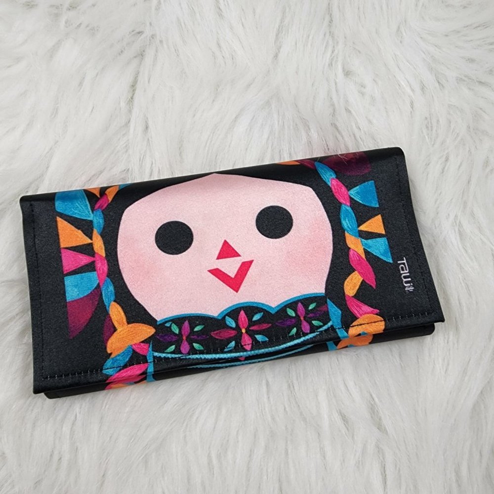 Tawi NWOT Chiochi colorful face graphic tri-fold wallet with‎ snap closure